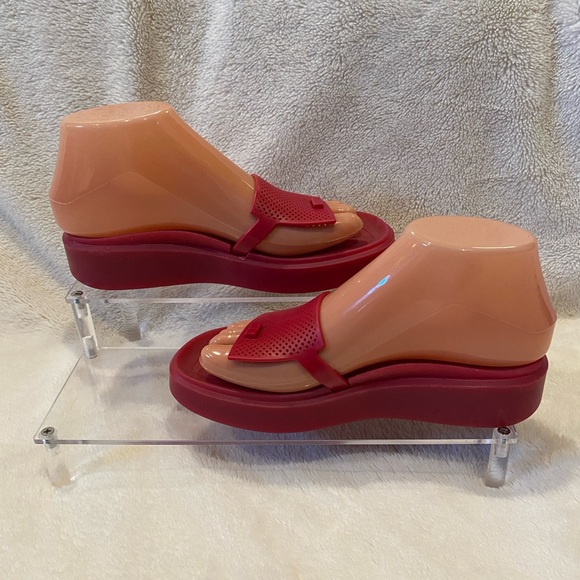 Donald Pliner Bondi Platform Jelly Sandals Slip-on Slides Shoes Red Size 6 EUC - Picture 3 of 14